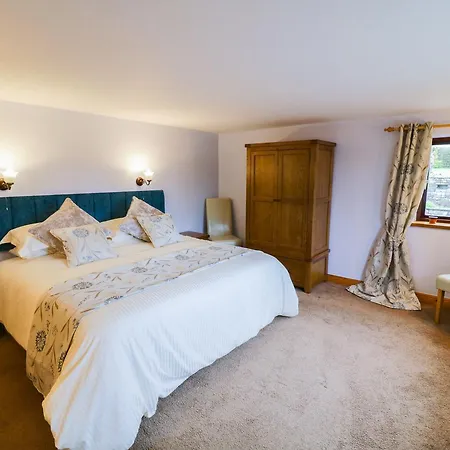 Hazelwood * Ingleton (North Yorkshire)