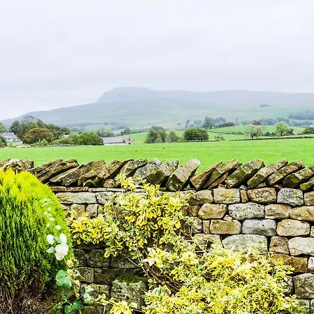 Hazelwood * Ingleton (North Yorkshire)